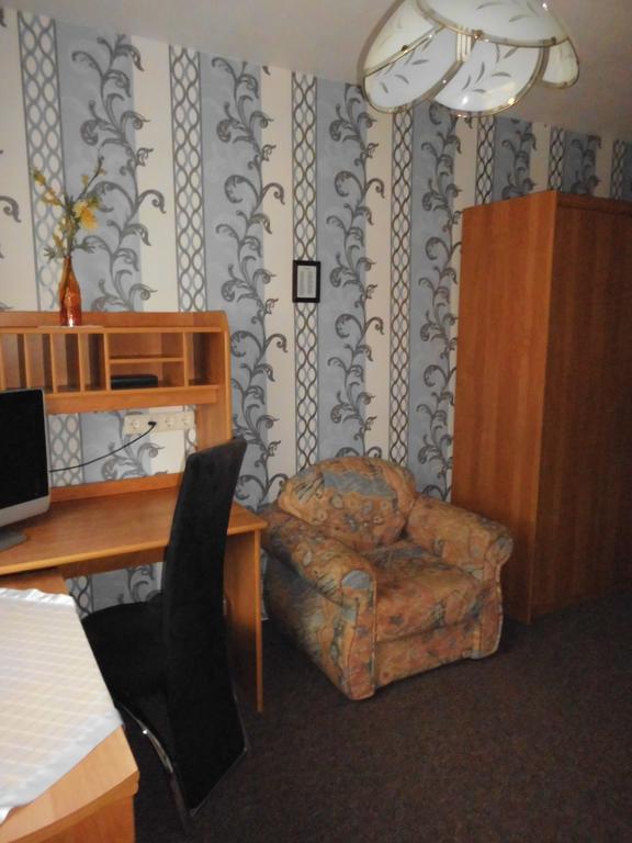 Hotel Garni Am Heuberg Эшвеге Экстерьер фото