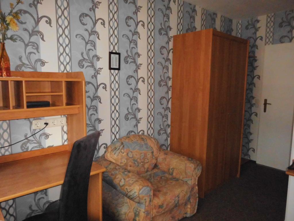 Hotel Garni Am Heuberg Эшвеге Экстерьер фото